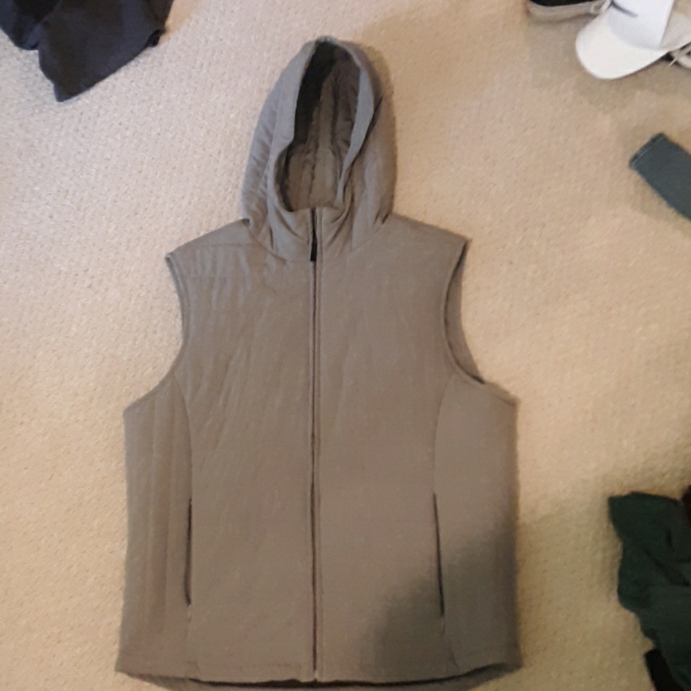 Gray Perry Ellis XL hooded vest